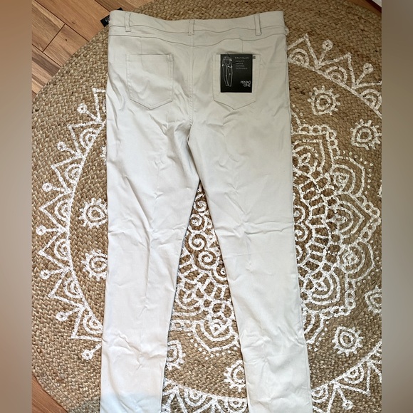 Skinny cream pants NWT size large - Picture 6 of 6